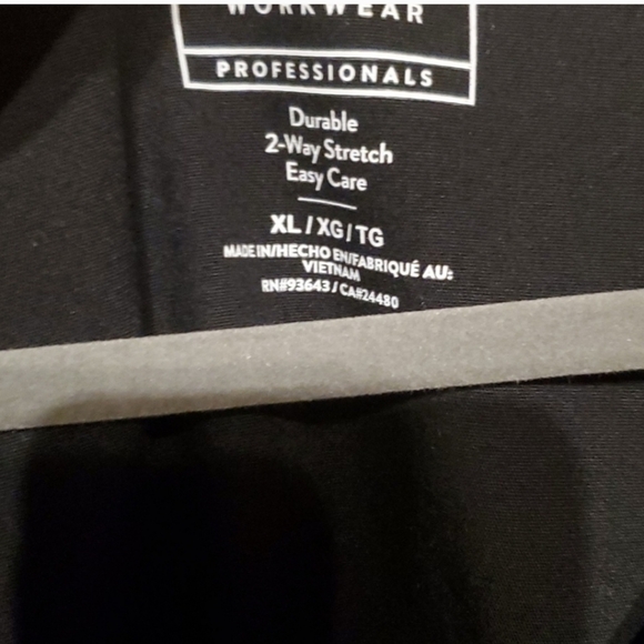 Women's size extra large Cherokee scrub top - Picture 2 of 3